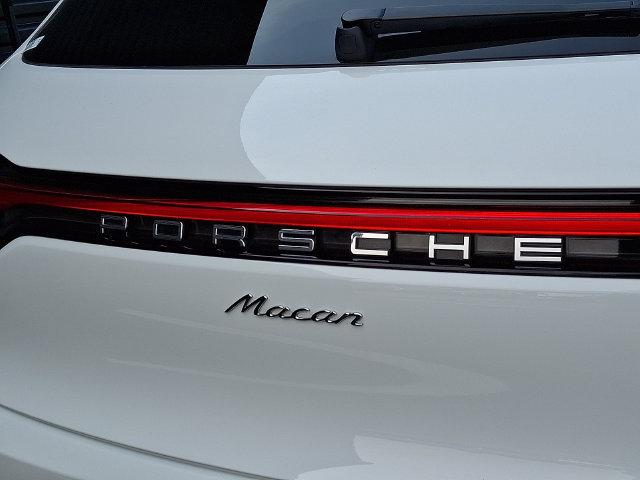 Certified 2026 Porsche Macan AWD/4WD image 32