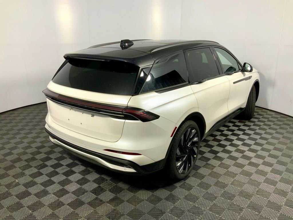 New 2026 Lincoln Nautilus Reserve image 18