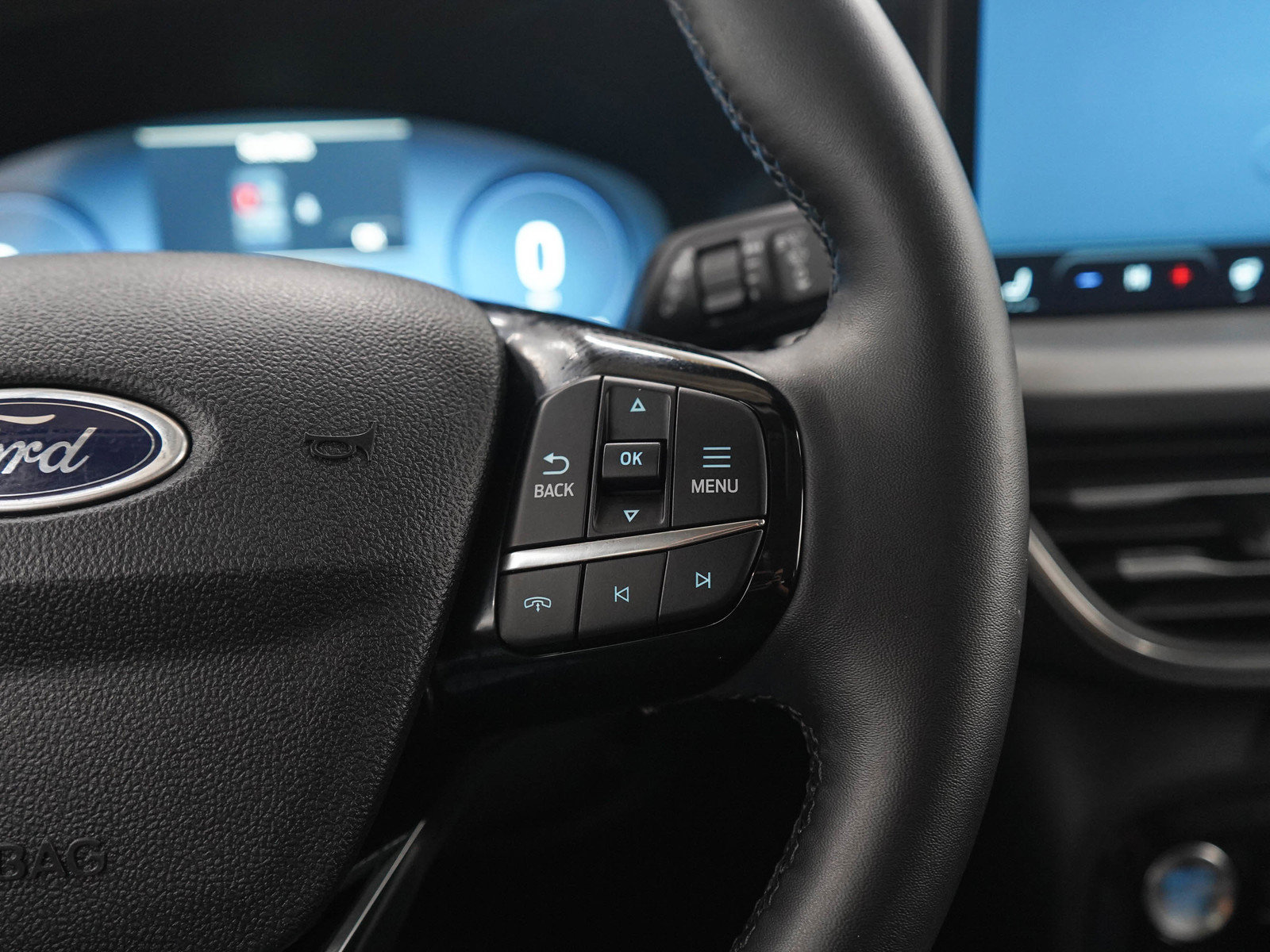 Used 2025 Ford Escape Platinum AWD/4WD image 26