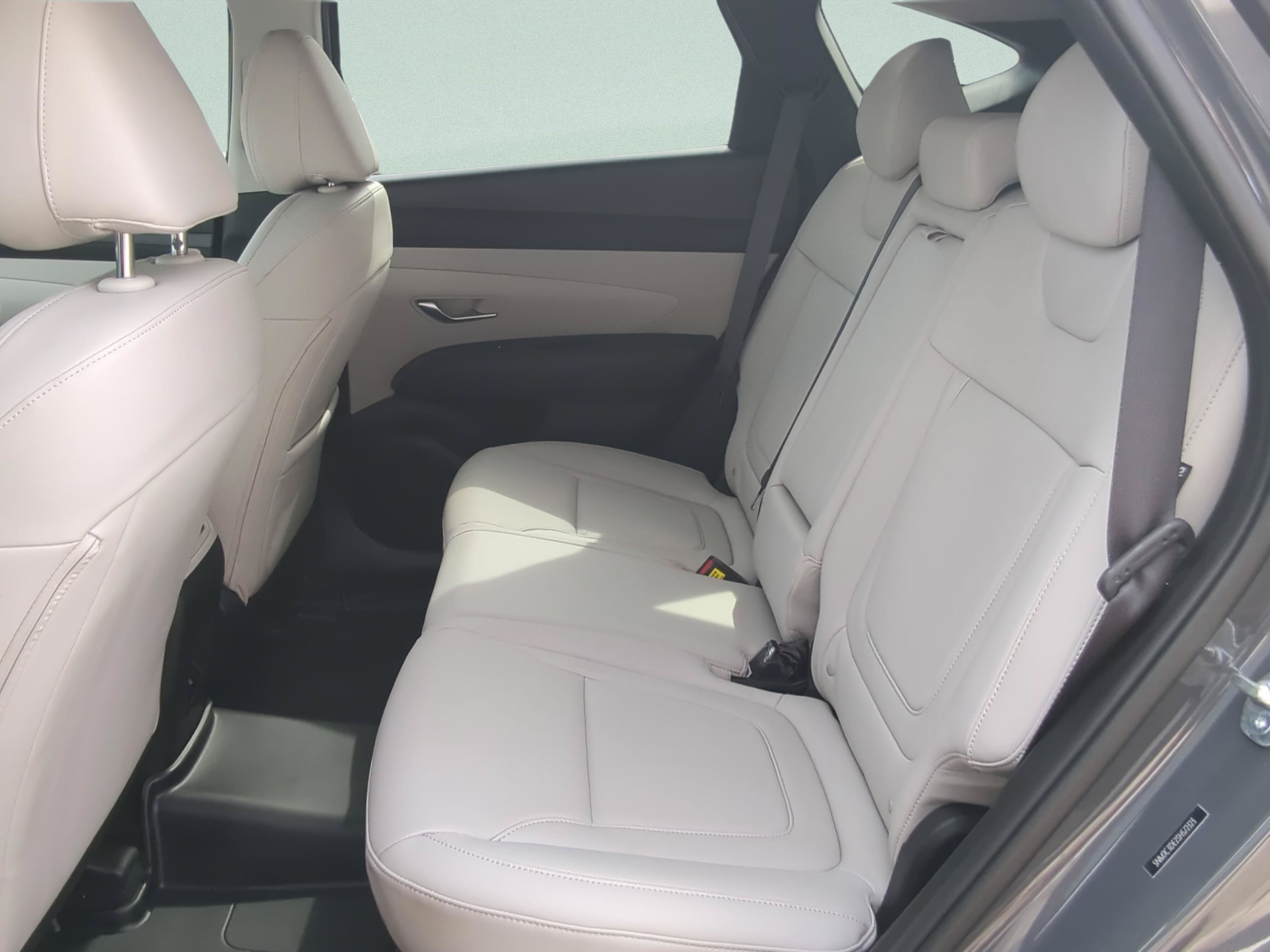 Used 2025 Hyundai Tucson SEL FWD image 11