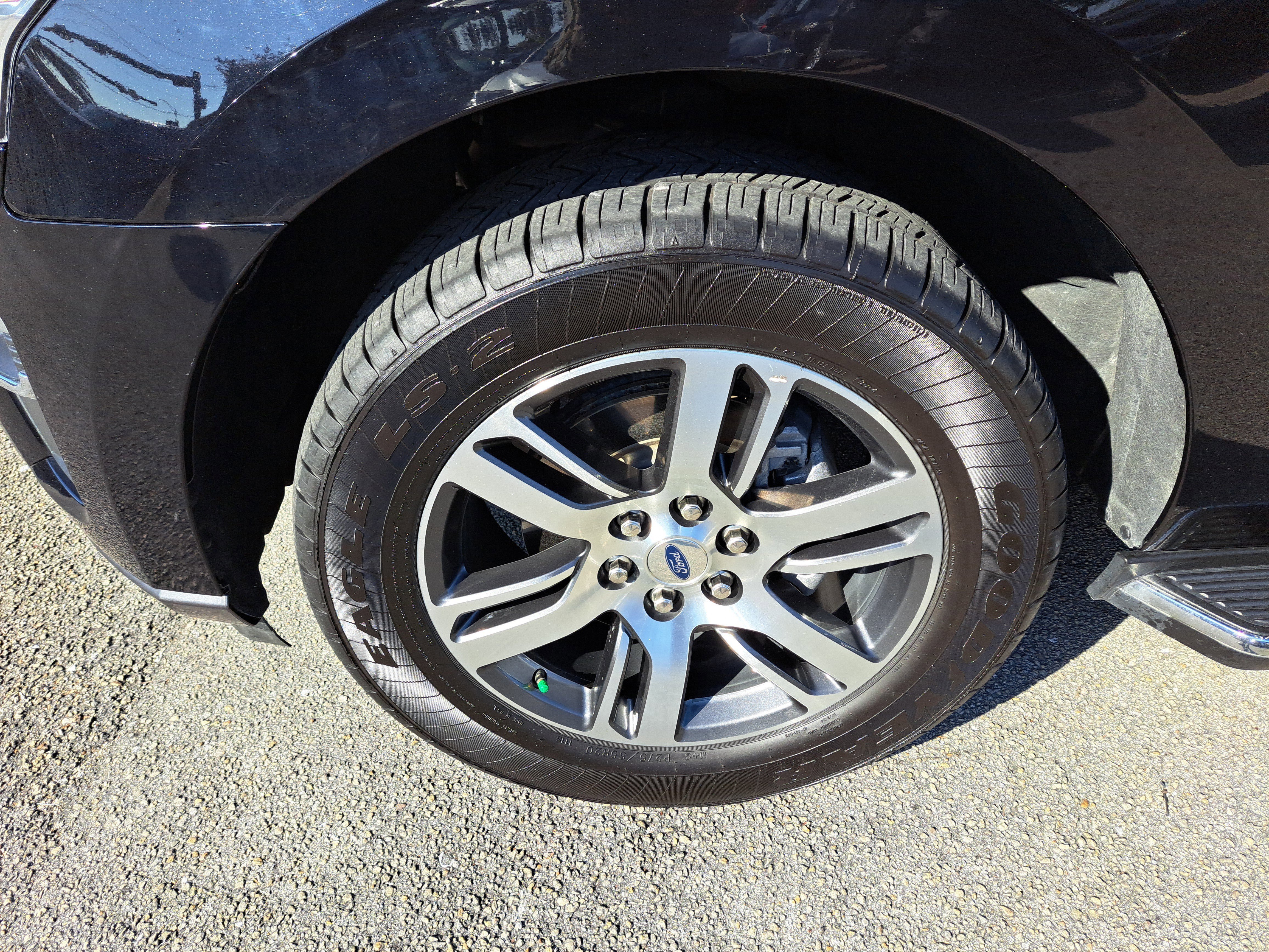 Used 2023 Ford Expedition Limited image 20