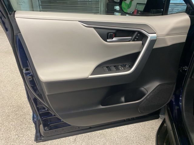 Used 2023 Toyota RAV4 Limited AWD/4WD image 27