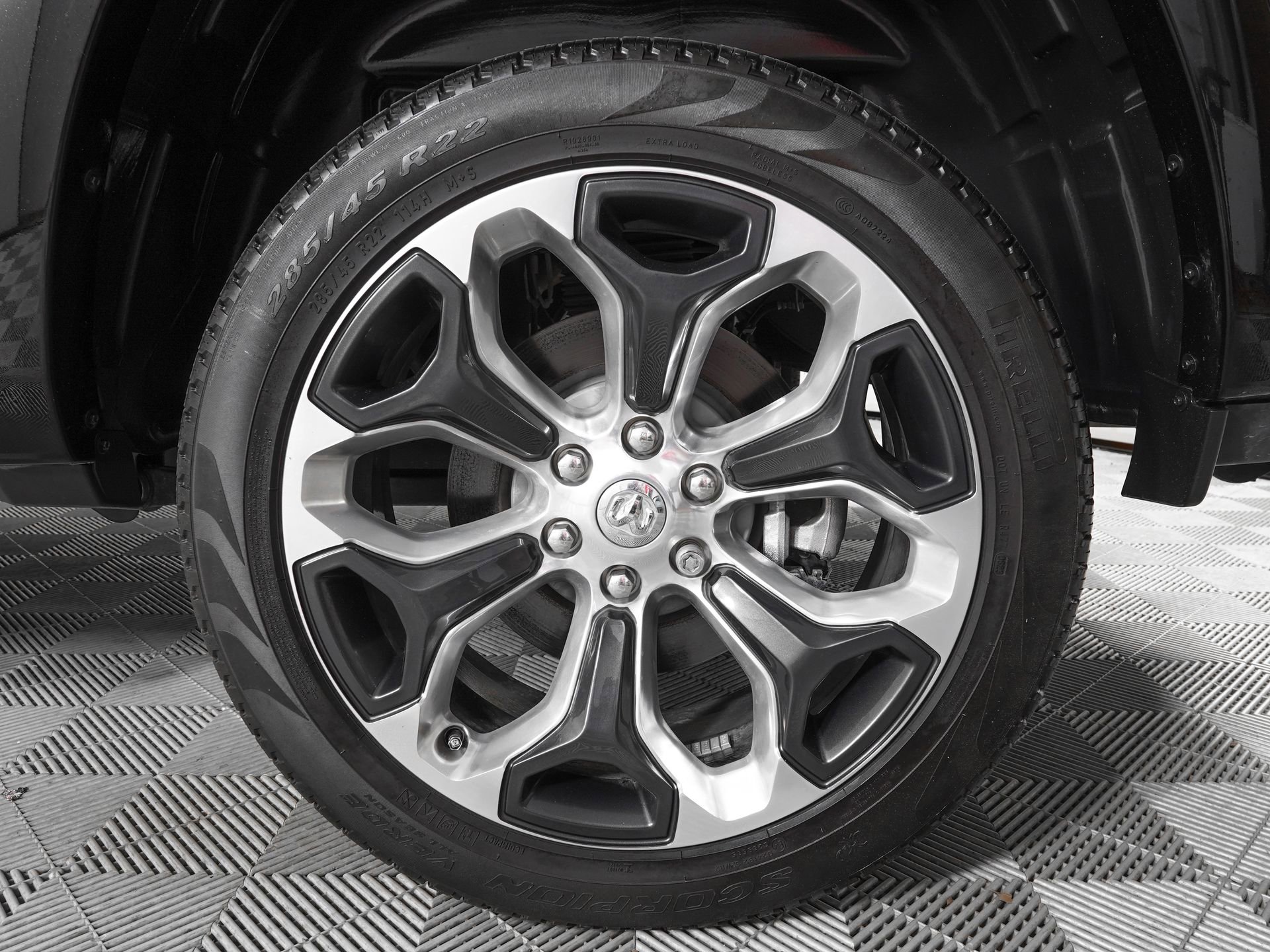 Used 2023 RAM 1500 Limited image 33