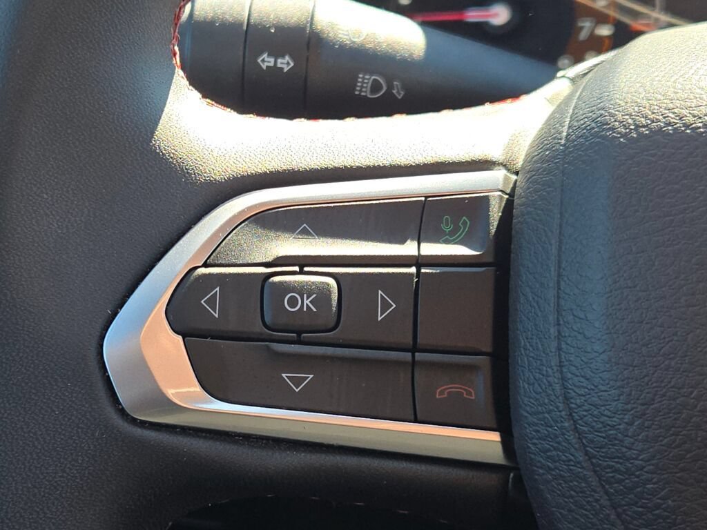 Certified 2025 Jeep Compass Trailhawk AWD/4WD image 32