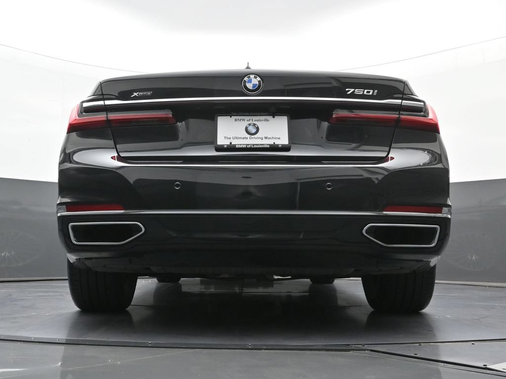 Used 2022 BMW 750i xDrive w/ Autobahn Package AWD/4WD image 27