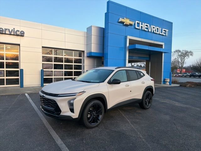 New 2026 Chevrolet Trax ACTIV FWD image 2