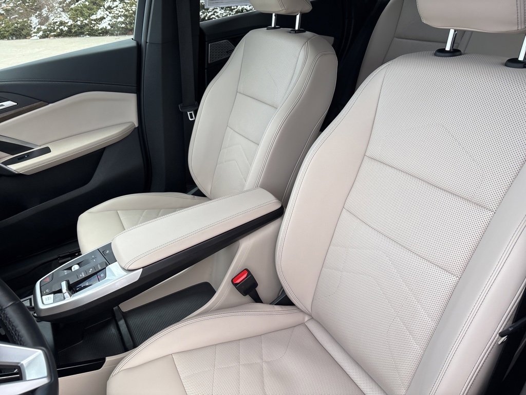 Used 2025 BMW X1 xDrive28i w/ Technology Package image 18