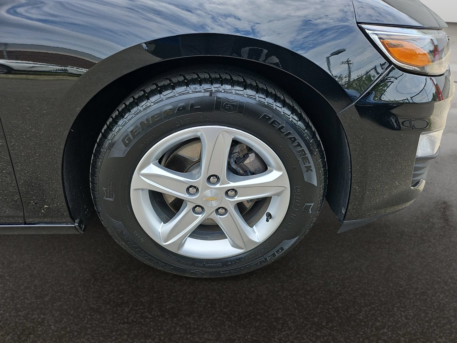 Used 2023 Chevrolet Malibu LS FWD image 39