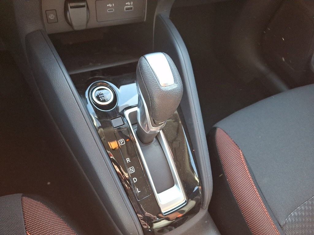 New 2025 Nissan Versa SR FWD image 7