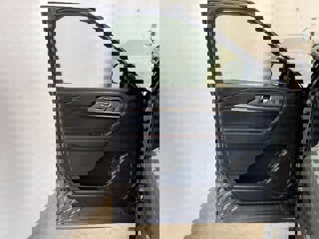 Used 2025 Ford Explorer ST-Line image 15