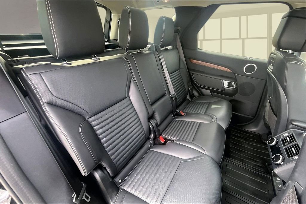 Used 2024 Land Rover Discovery S AWD/4WD image 28