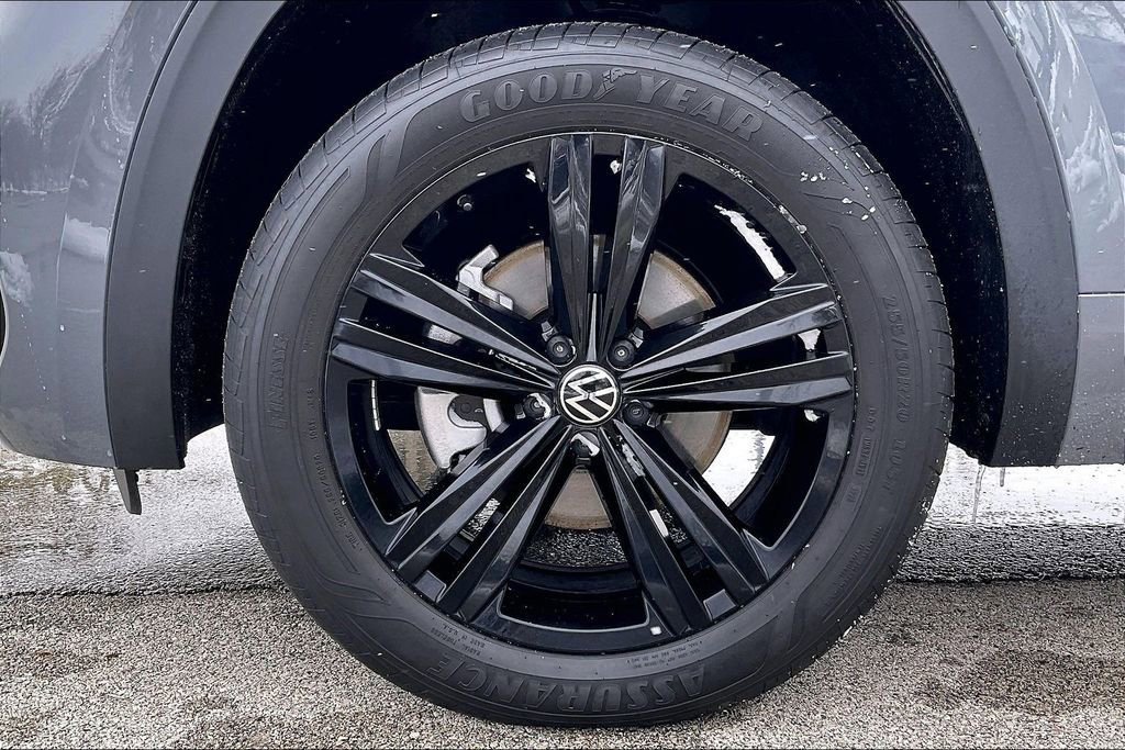 Used 2023 Volkswagen Atlas Cross Sport SEL R-Line image 9