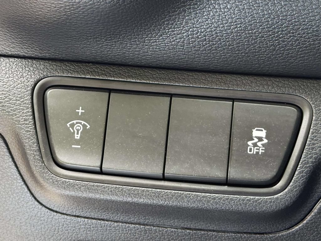 Used 2022 Kia Forte LXS FWD image 23