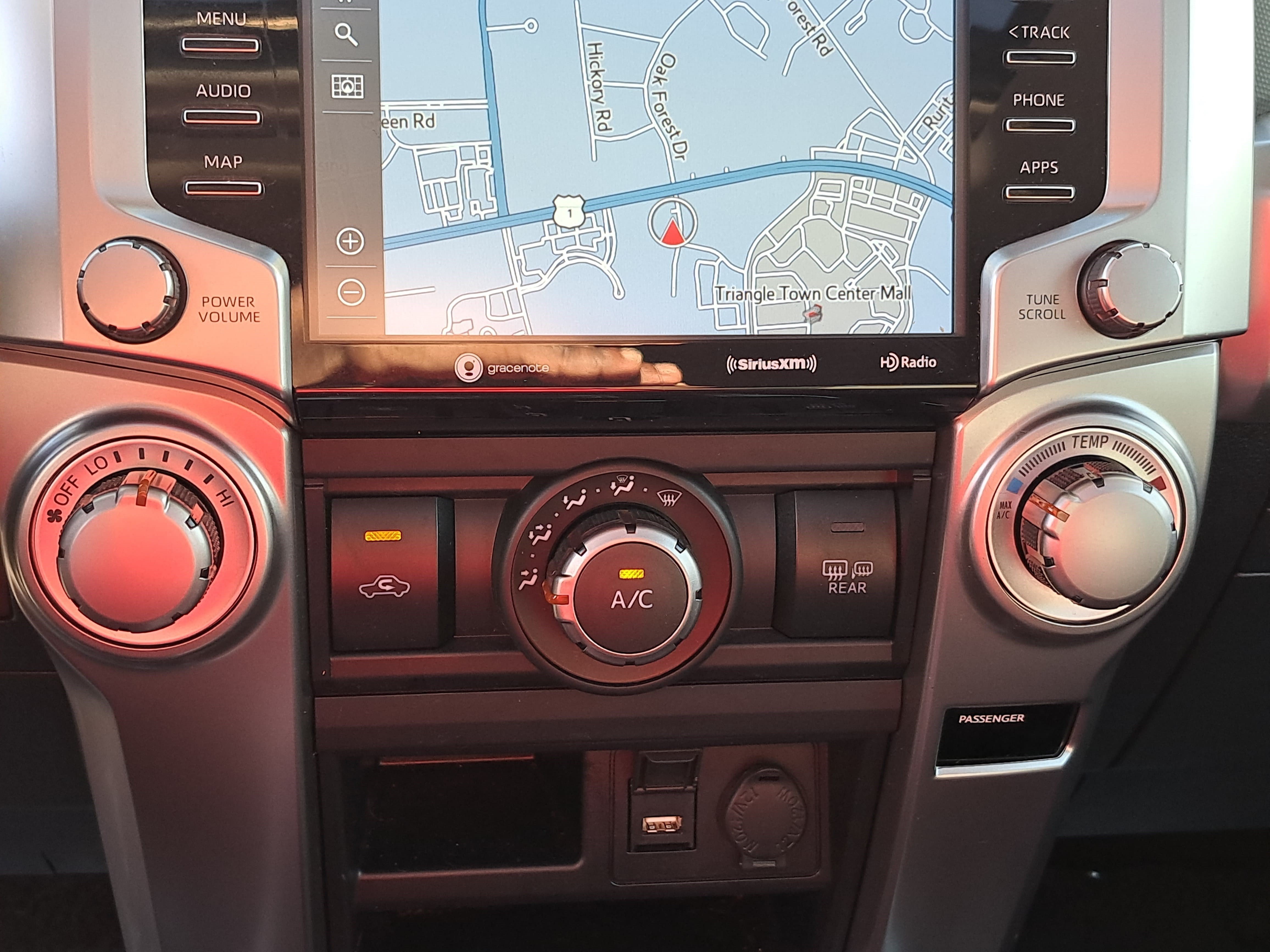 Used 2020 Toyota 4Runner SR5 Premium w/ Moonroof Package RWD image 22