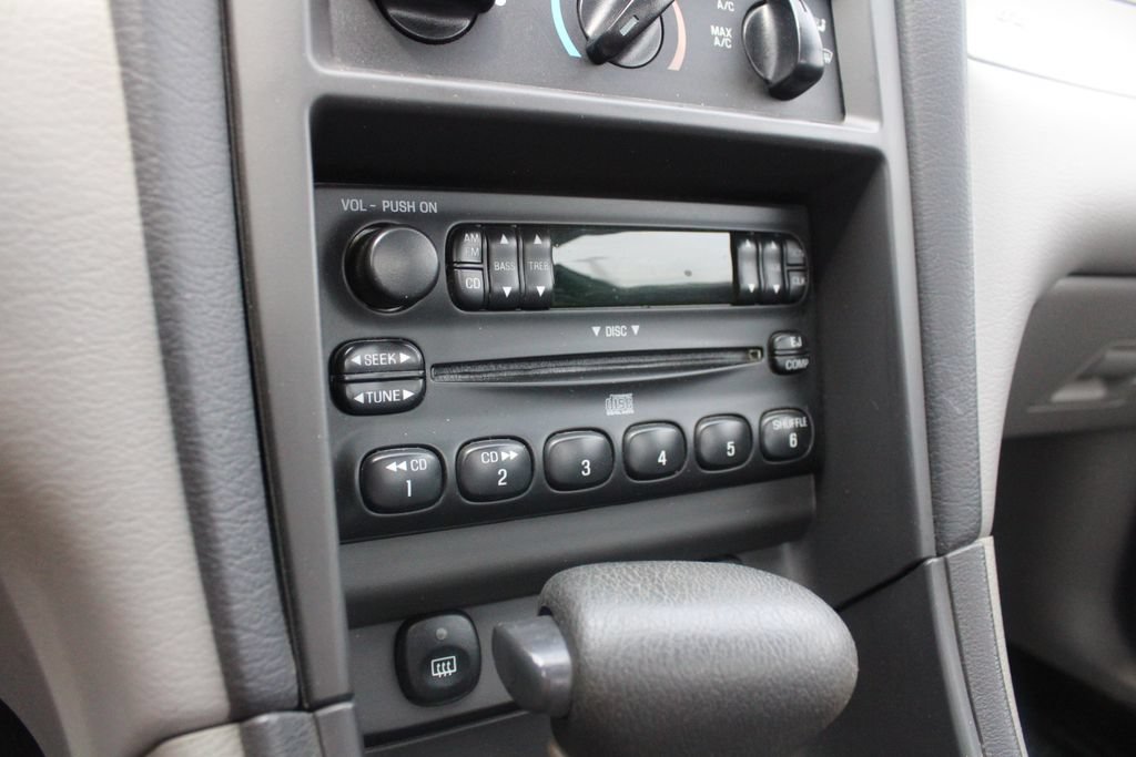Used 2003 Ford Mustang Coupe RWD image 11