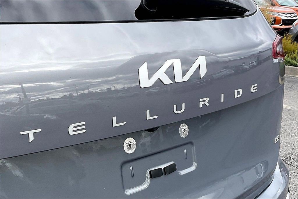 Used 2023 Kia Telluride LX image 8