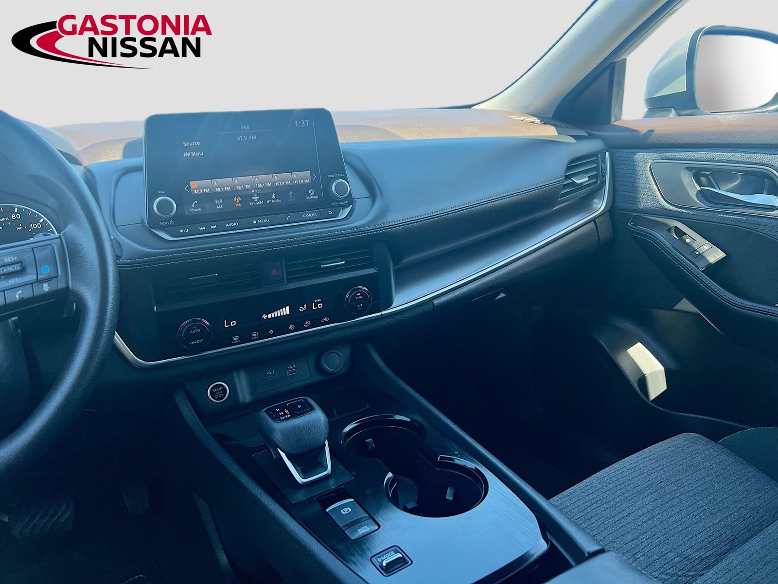 Used 2023 Nissan Rogue SV FWD image 30