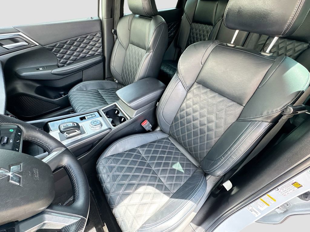 Used 2023 Mitsubishi Outlander SEL Black Edition image 16