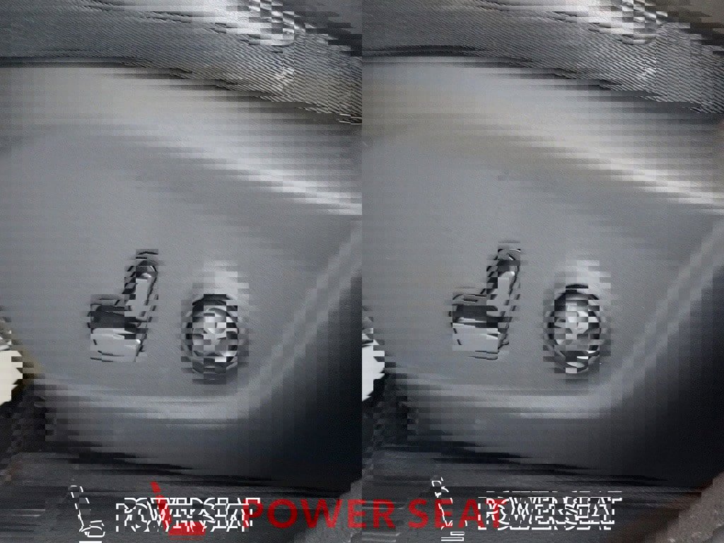 Used 2019 Jeep Cherokee Latitude Plus w/ Comfort/Convenience Group image 16