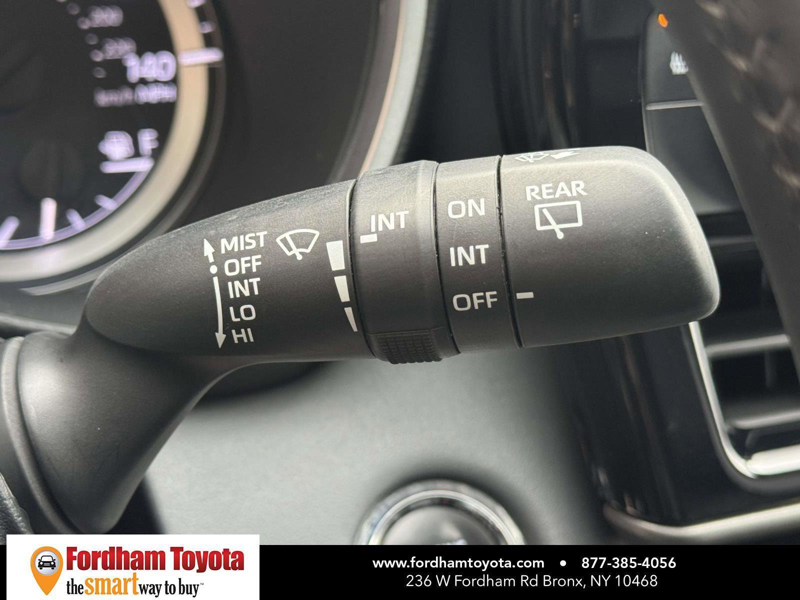 Used 2023 Toyota Highlander XLE image 25