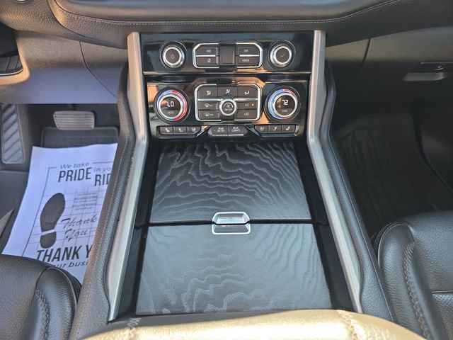 Used 2021 GMC Yukon Denali w/ Denali Ultimate Package AWD/4WD image 15