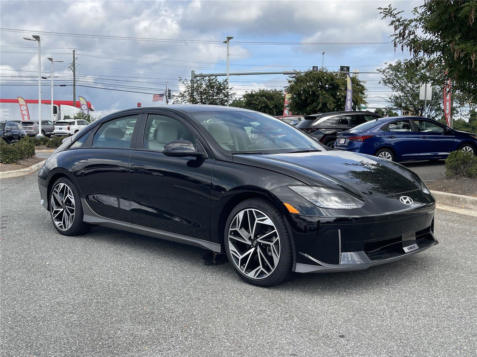 New 2025 Hyundai Ioniq 6 SEL AWD/4WD image 2