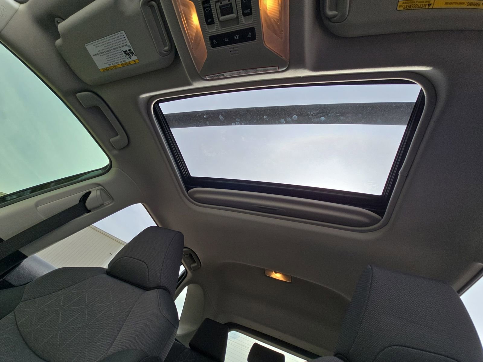 Used 2019 Toyota RAV4 XLE FWD image 35