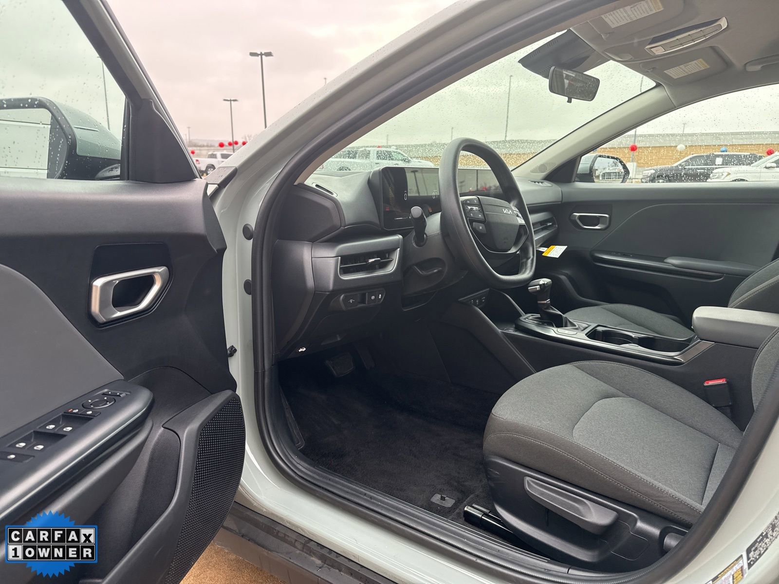 Used 2025 Kia K4 LXS image 12