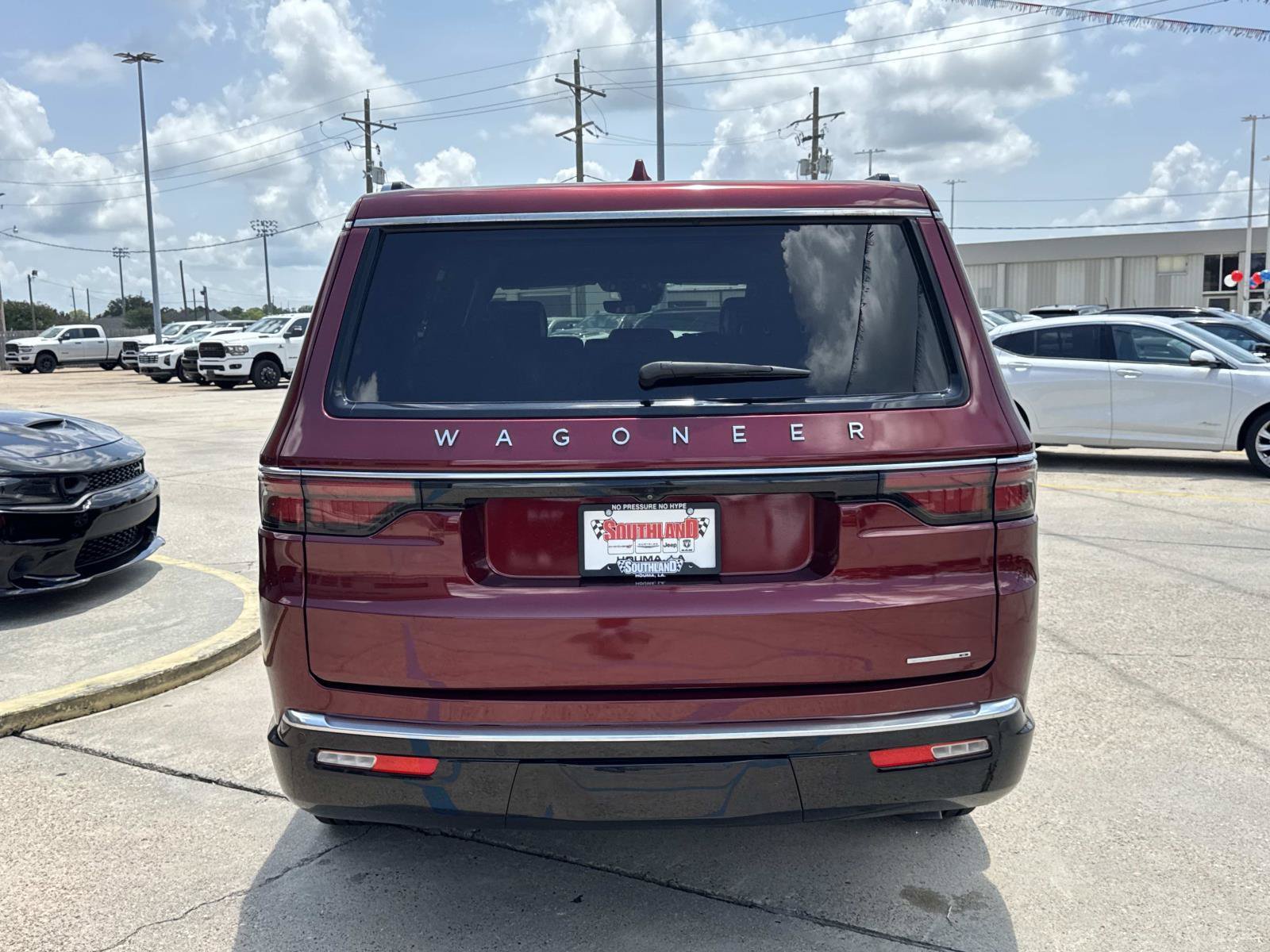 Used 2022 Jeep Wagoneer Series II RWD image 6