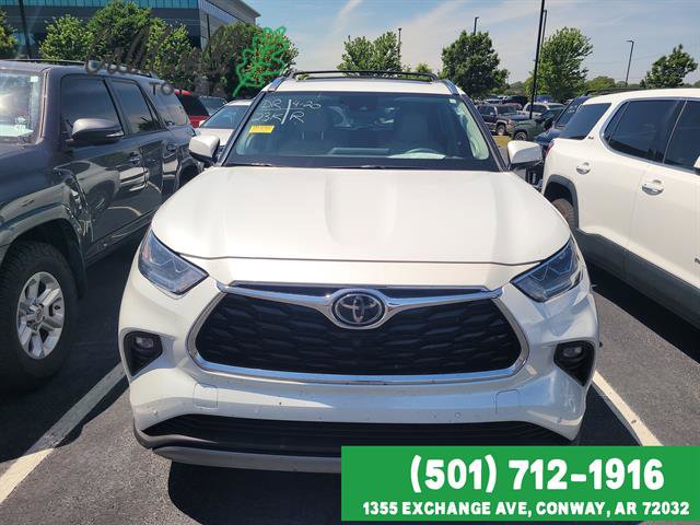 Used 2022 Toyota Highlander Platinum image 2