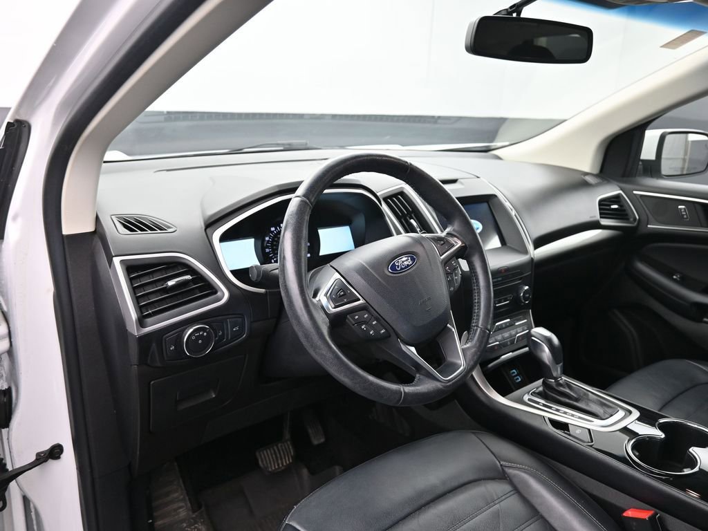 Used 2017 Ford Edge SEL w/ Equipment Group 201A AWD/4WD image 17