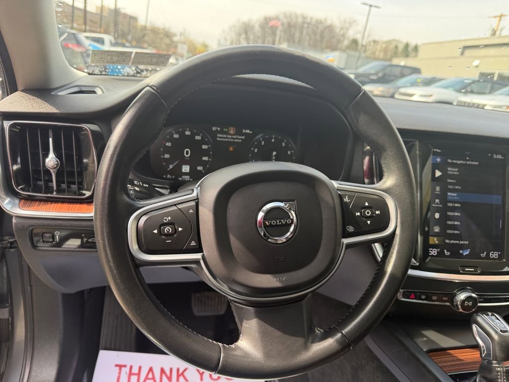 Used 2021 Volvo S60 T5 Momentum image 15