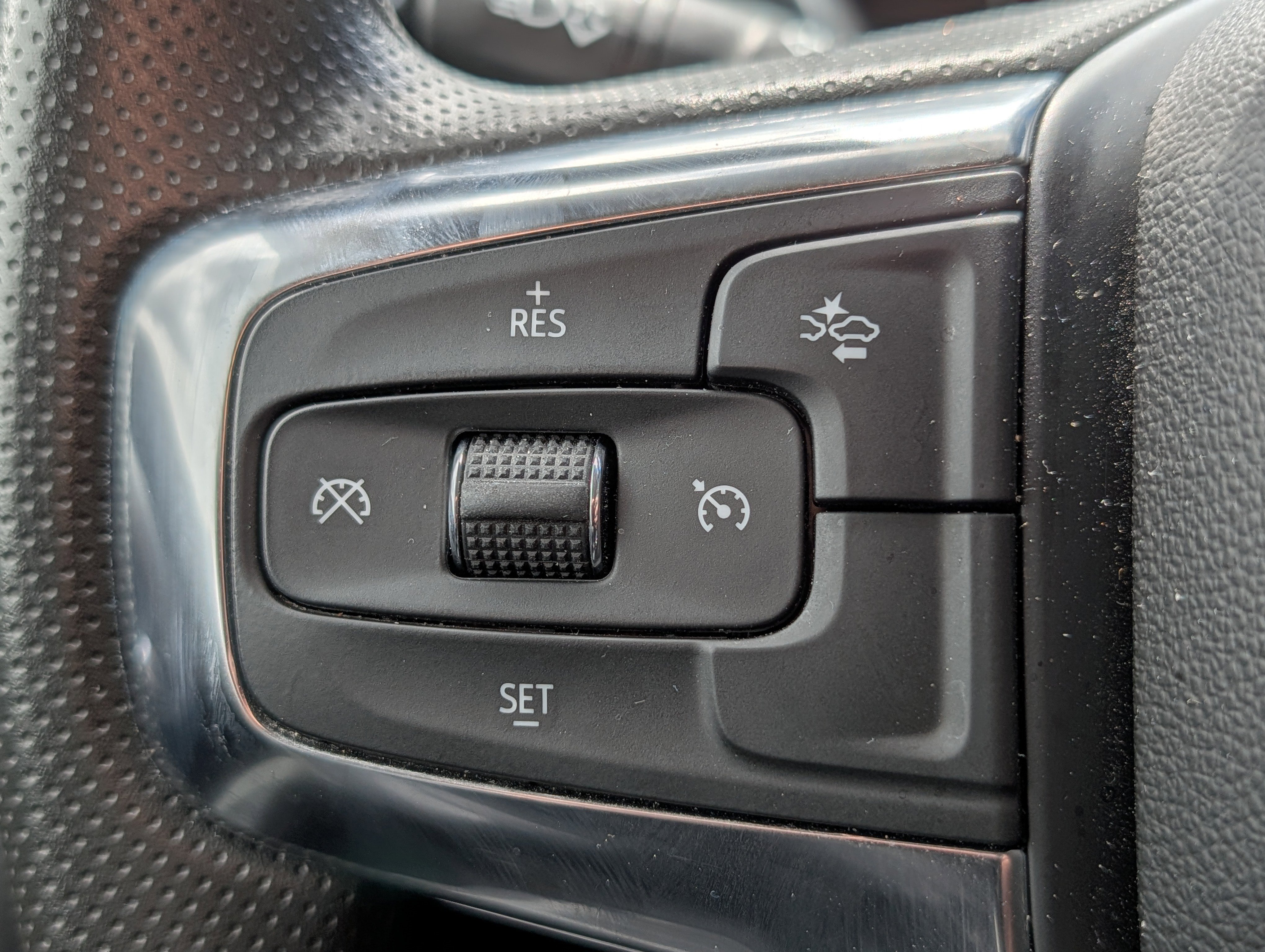 Certified 2025 Chevrolet Blazer LT AWD/4WD image 26