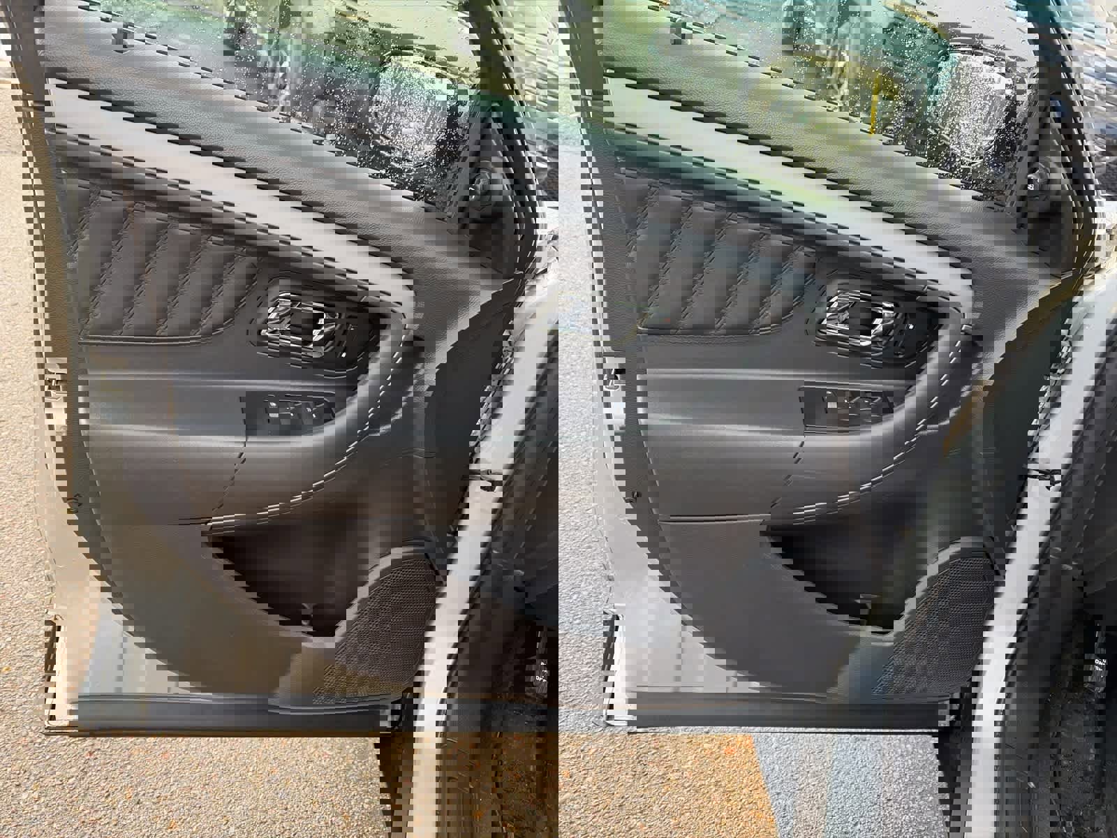 Used 2010 Ford Taurus SEL image 12