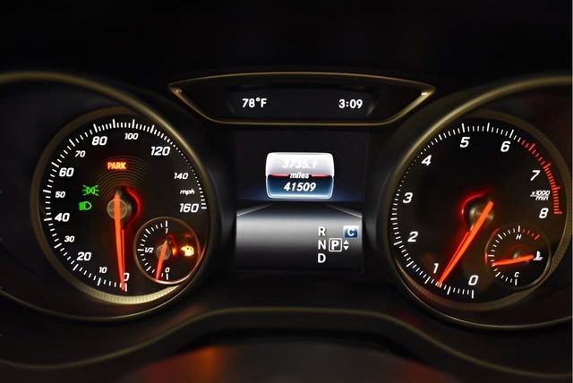 Used 2020 Mercedes-Benz GLA 250 4MATIC image 25