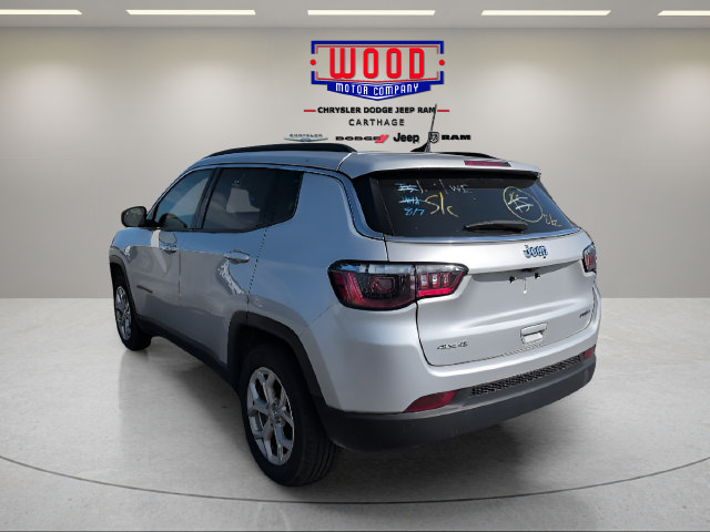 Used 2024 Jeep Compass Latitude AWD/4WD image 5