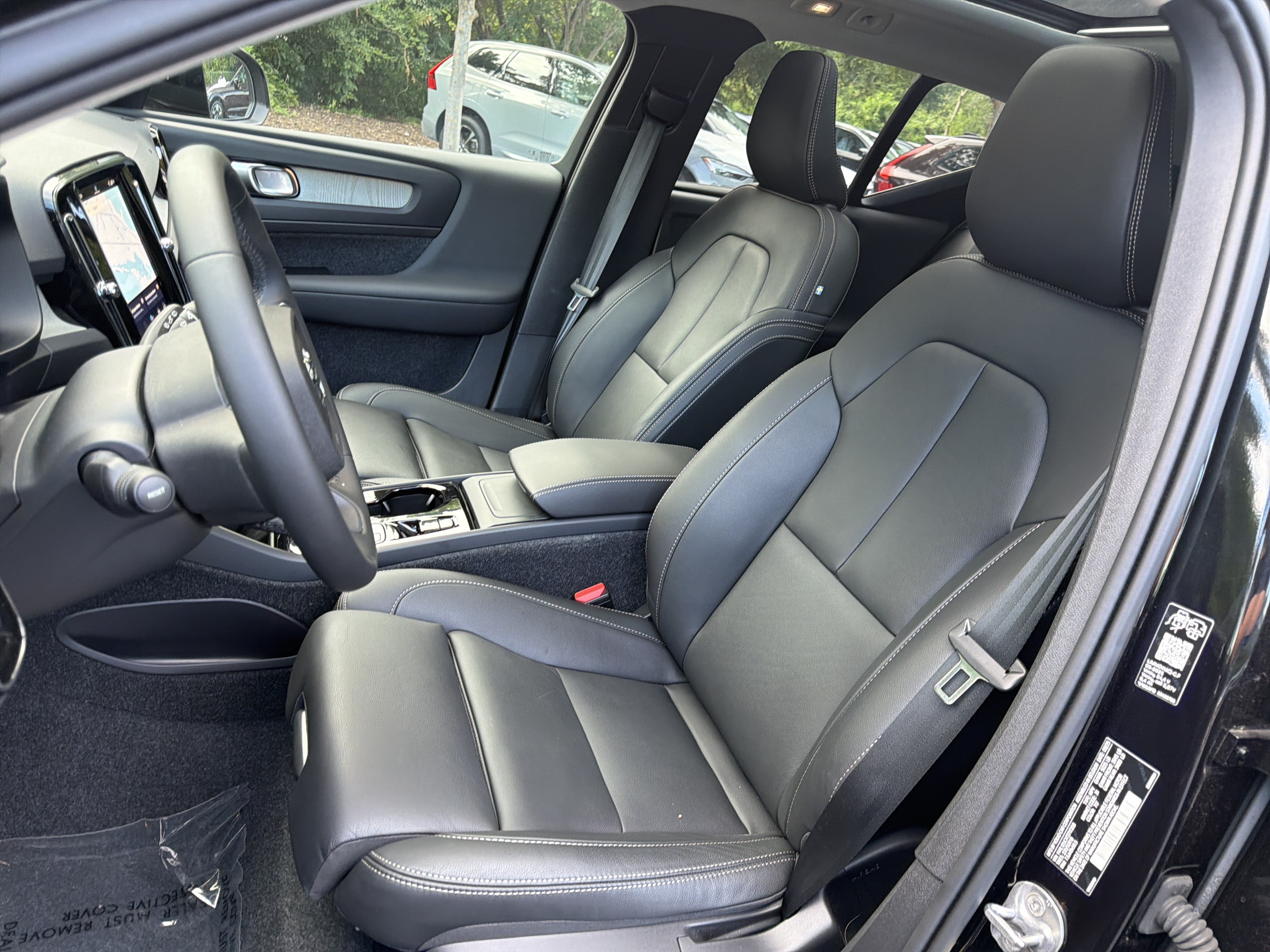 Certified 2026 Volvo XC40 B5 Plus AWD/4WD image 19