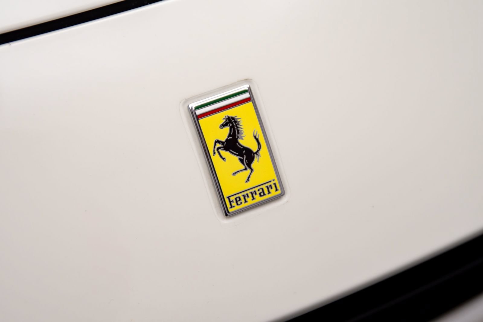 Used 2016 Ferrari California T RWD image 33