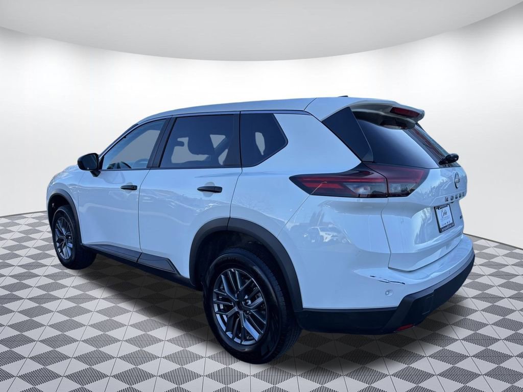 Used 2024 Nissan Rogue S image 5