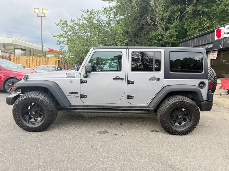 Used 2017 Jeep Wrangler Unlimited Sport w/ Quick Order Package 24S AWD/4WD image 9