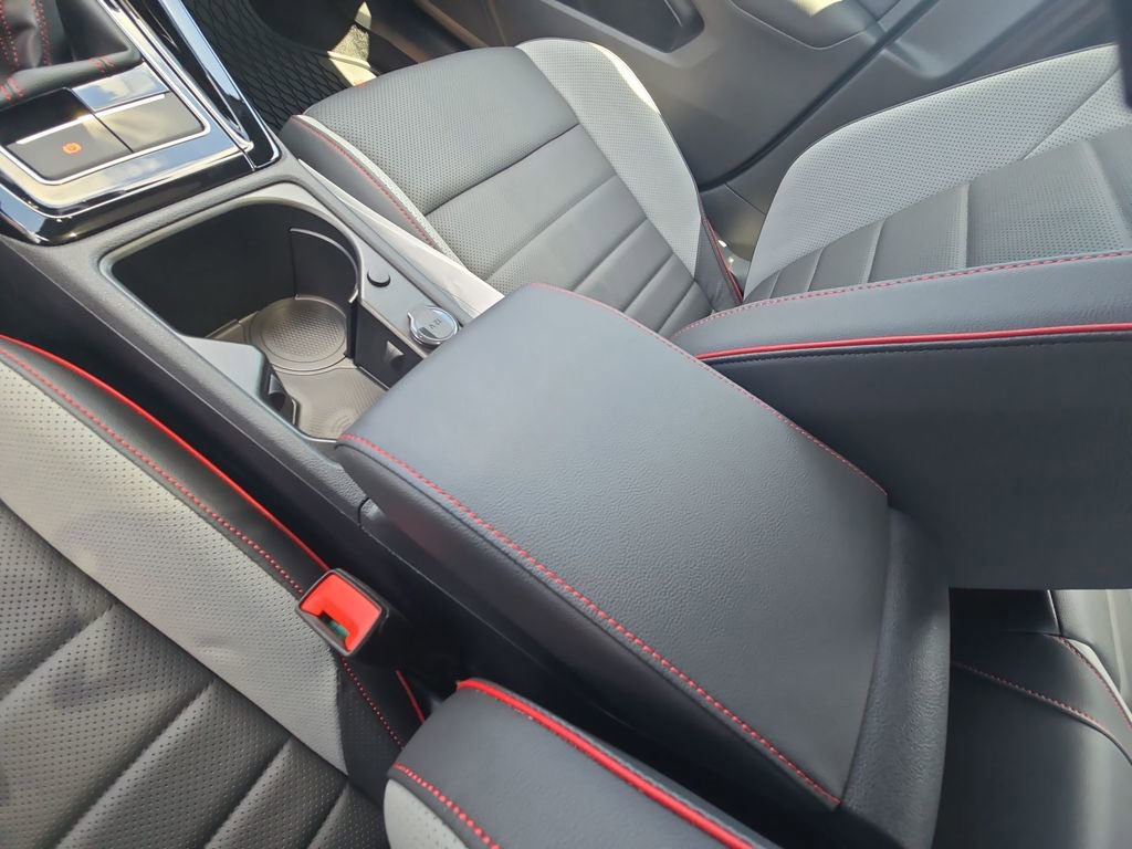 Used 2024 Volkswagen GTI SE FWD image 31