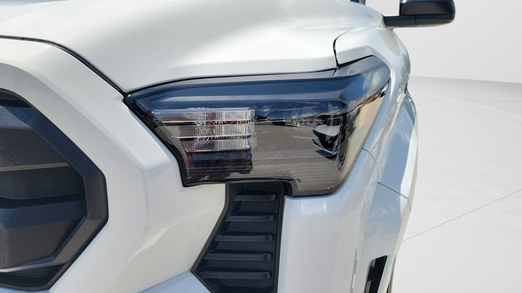 Certified 2024 Toyota Tacoma SR AWD/4WD image 24