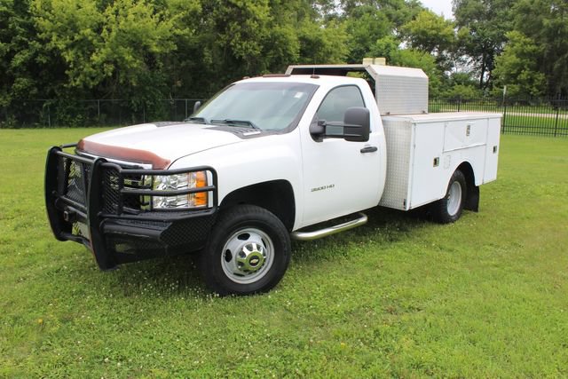 Used 2011 Chevrolet Silverado 3500 W/T AWD/4WD image 2