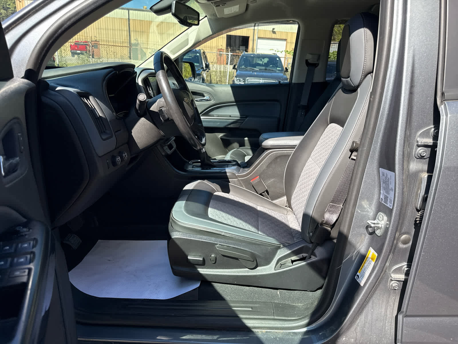 Used 2022 Chevrolet Colorado Z71 w/ LPO, Bed Guard Package image 11