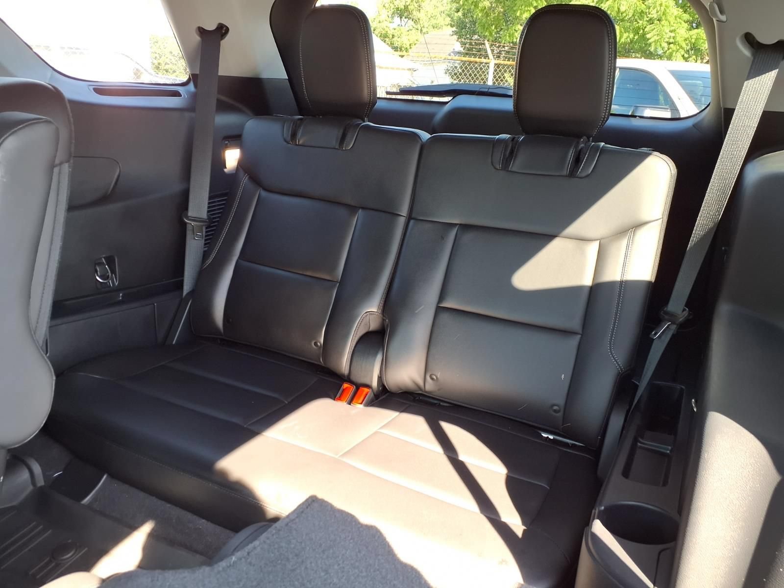 Used 2023 Ford Explorer XLT w/ Equipment Group 202A AWD/4WD image 21