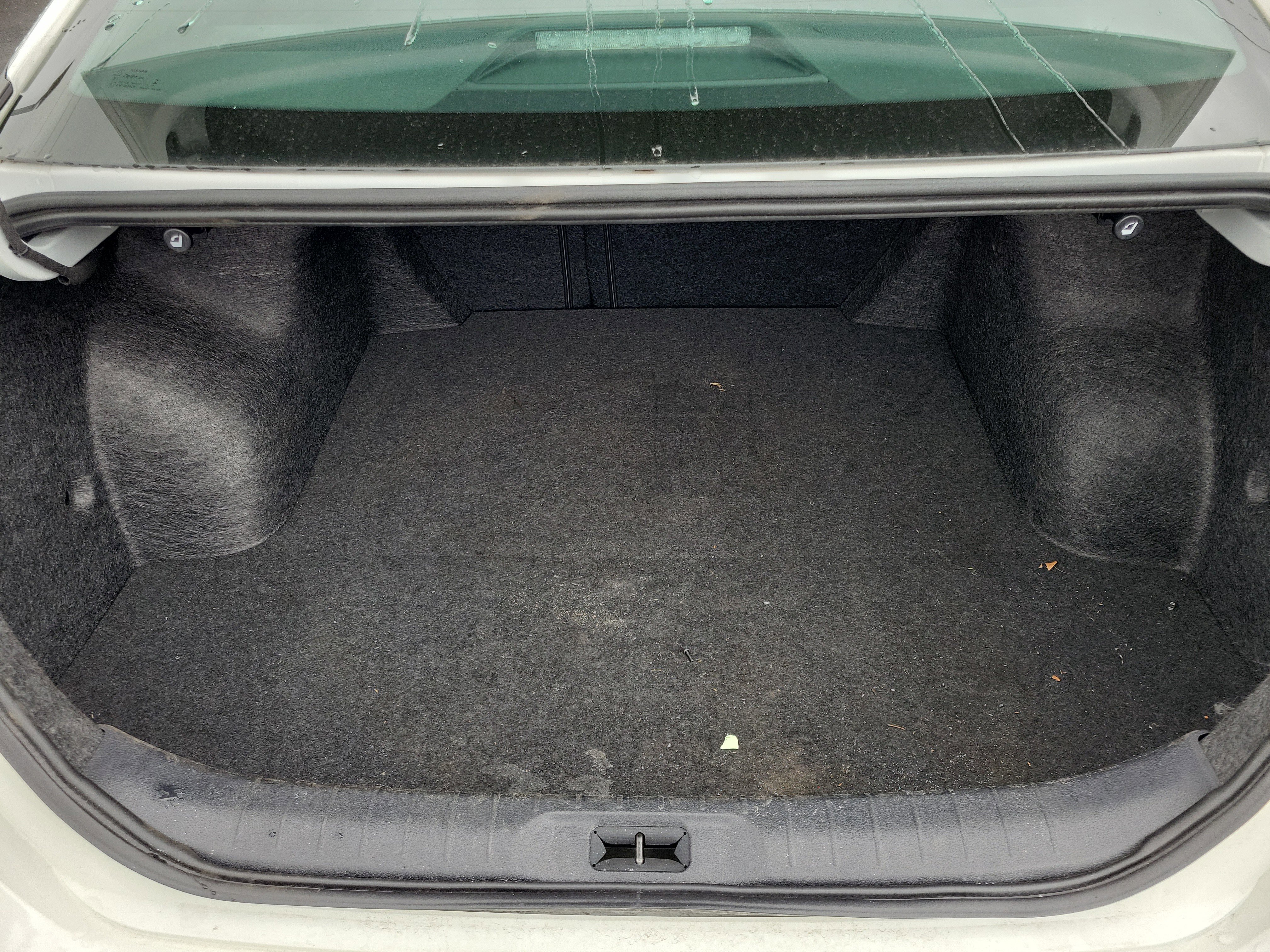 Used 2025 Nissan Altima 2.5 SV FWD image 8