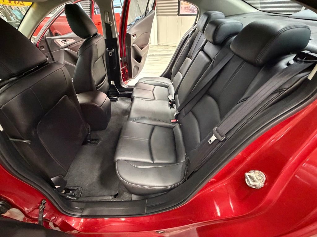 Used 2017 MAZDA MAZDA3 Touring image 46