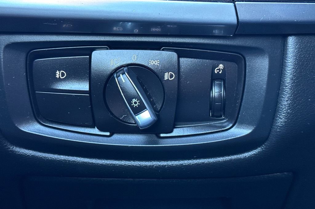 Used 2016 BMW X5 xDrive40e image 32