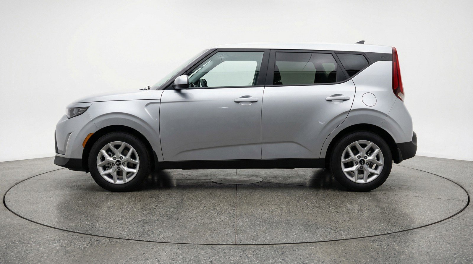 Used 2025 Kia Soul LX w/ LX Technology Package image 5