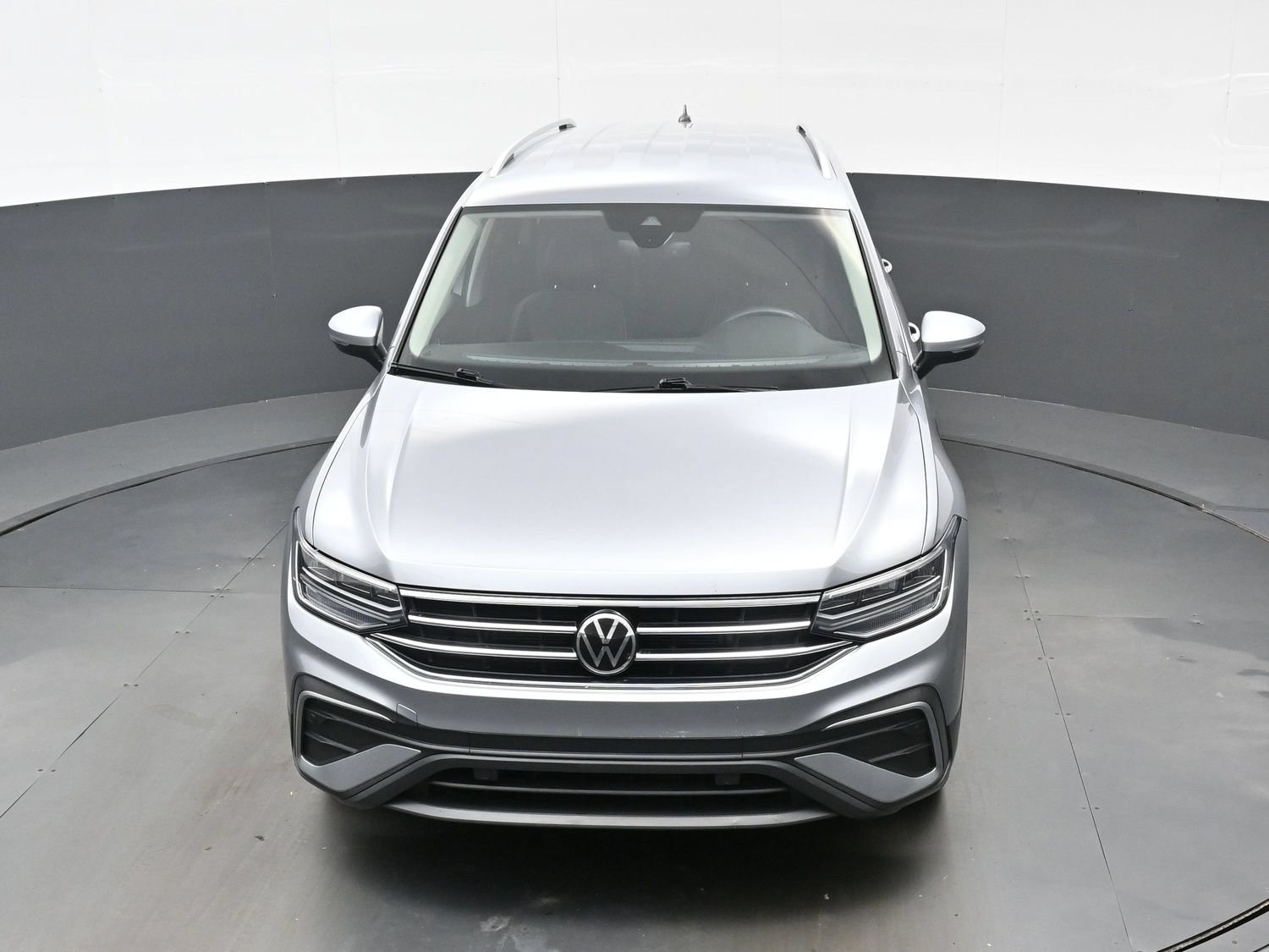 Used 2022 Volkswagen Tiguan SE AWD/4WD image 40
